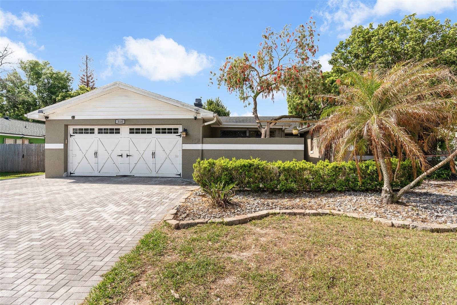 Listing photo id 0 for 314 Hormigas Street