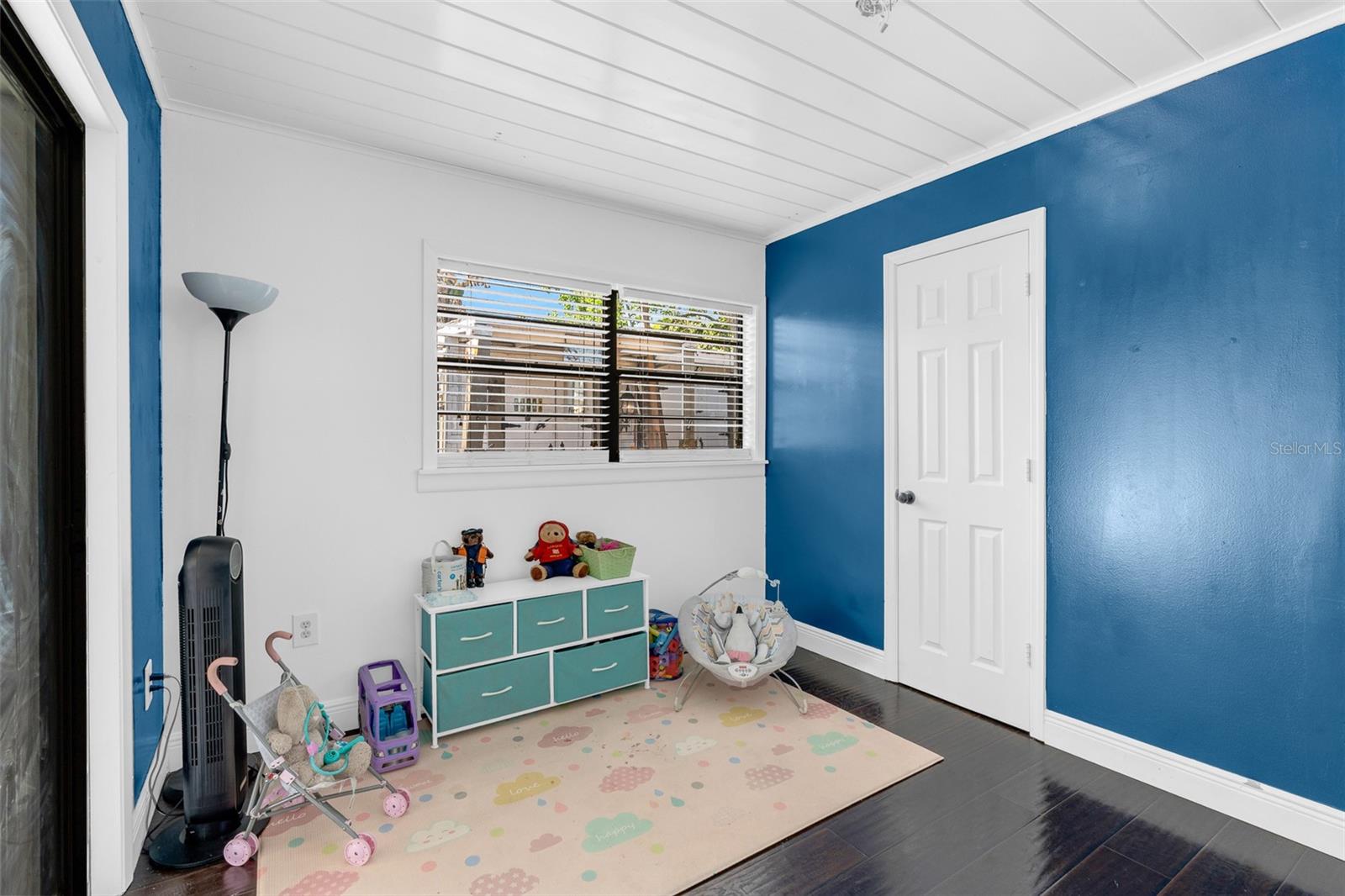 Listing photo id 25 for 314 Hormigas Street