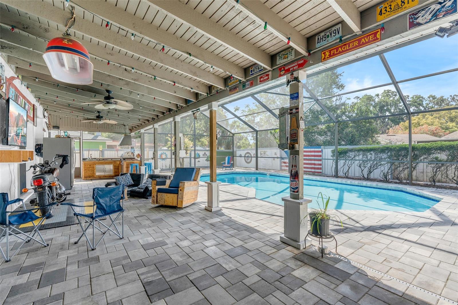 Listing photo id 38 for 314 Hormigas Street