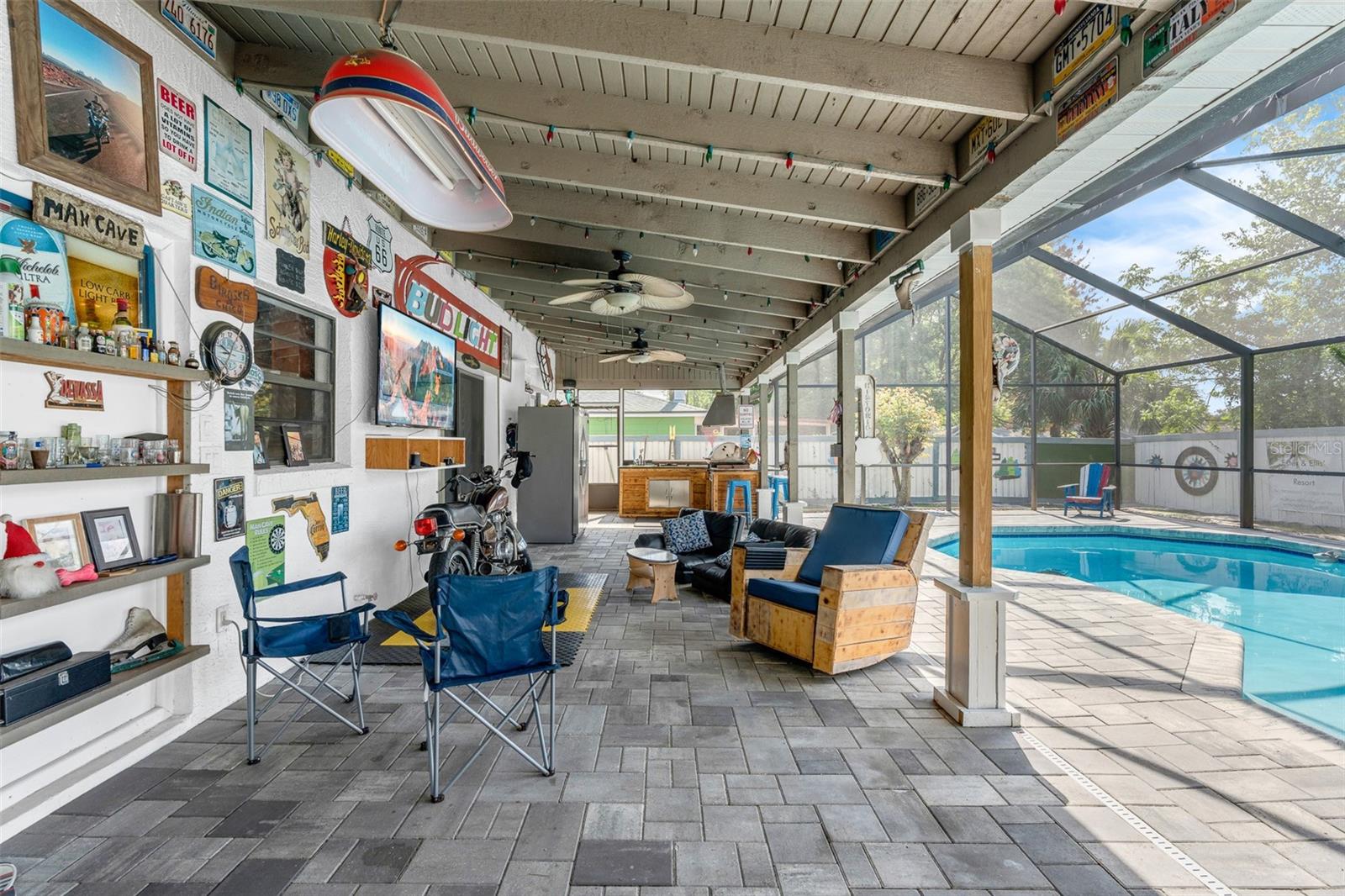 Listing photo id 39 for 314 Hormigas Street