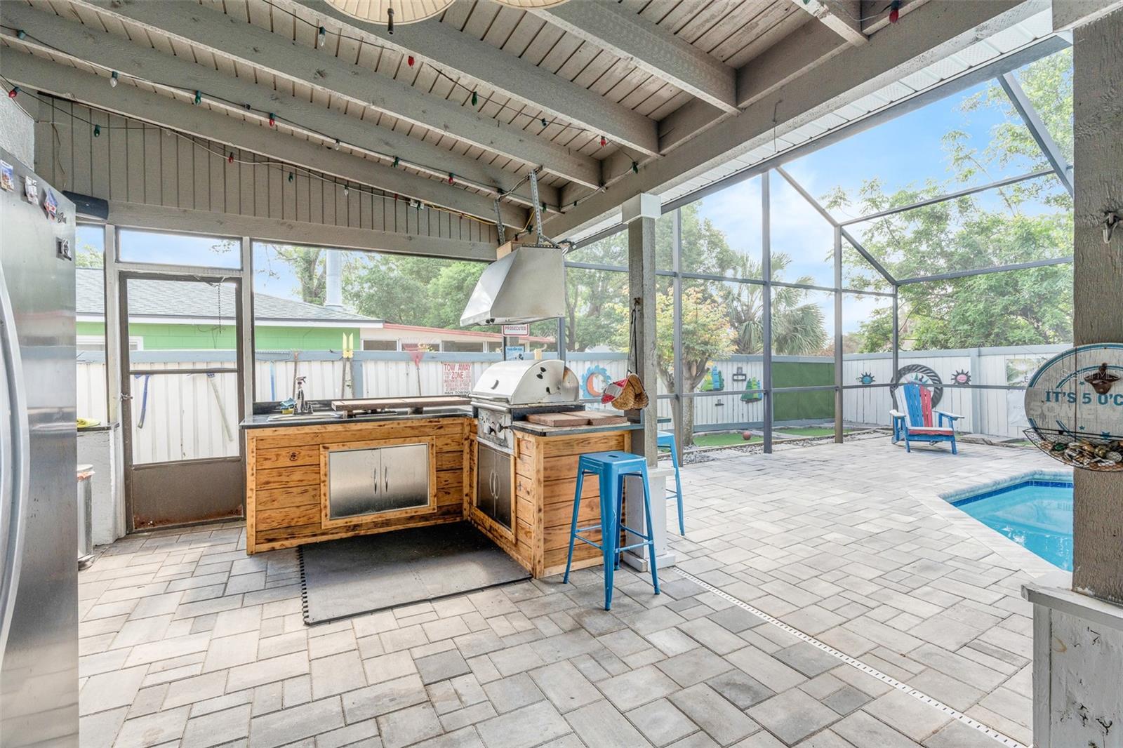 Listing photo id 41 for 314 Hormigas Street