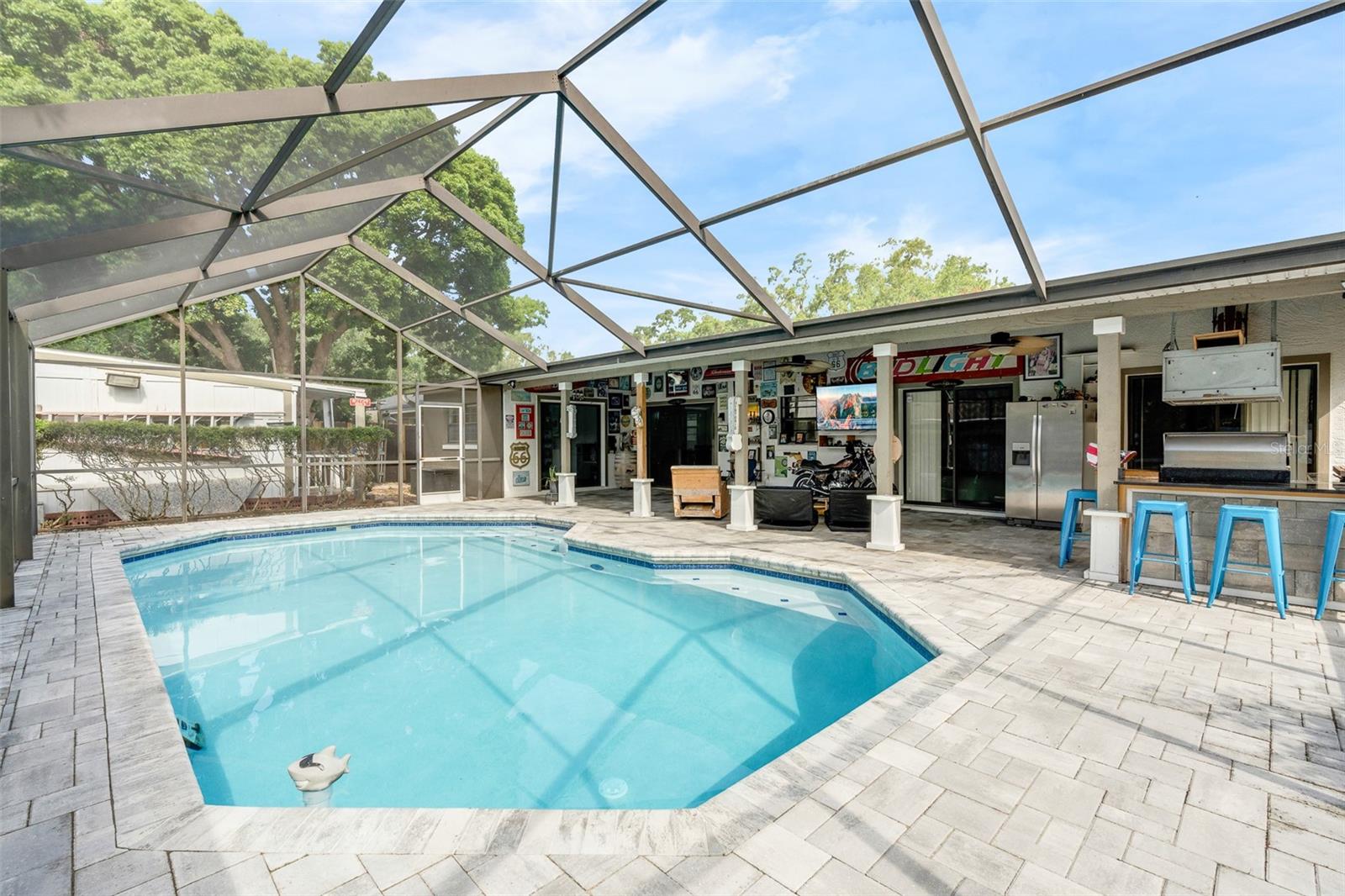 Listing photo id 43 for 314 Hormigas Street