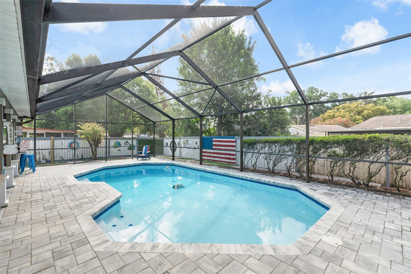 Listing photo id 45 for 314 Hormigas Street