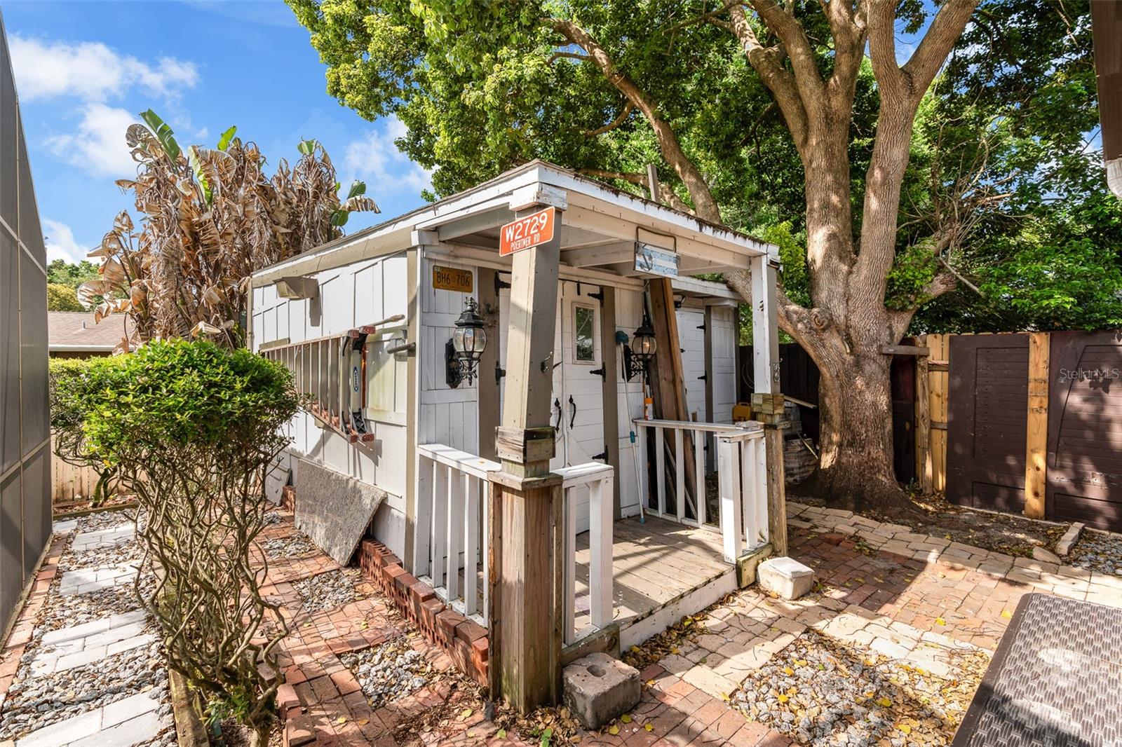 Listing photo id 49 for 314 Hormigas Street