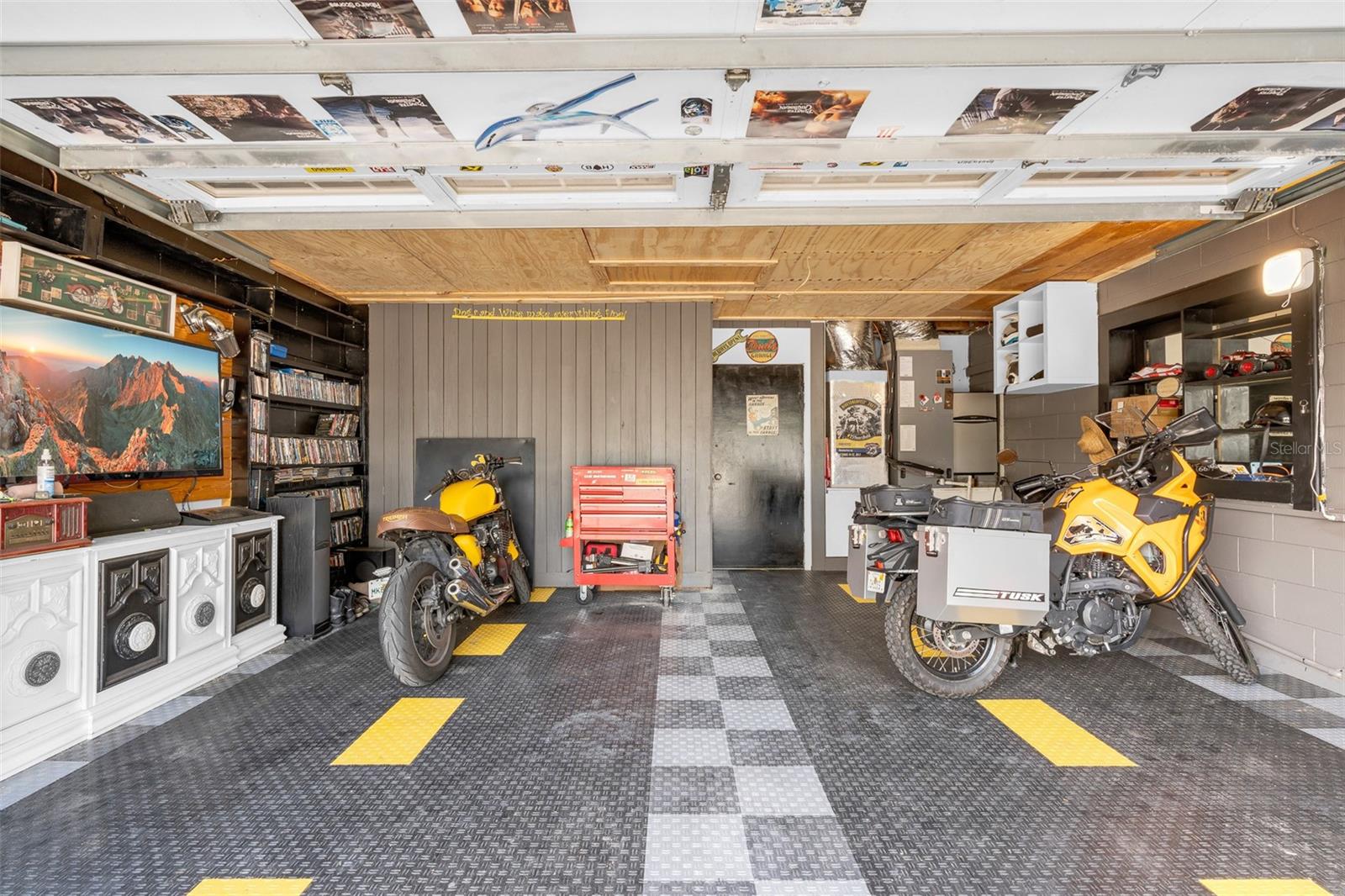 Listing photo id 52 for 314 Hormigas Street