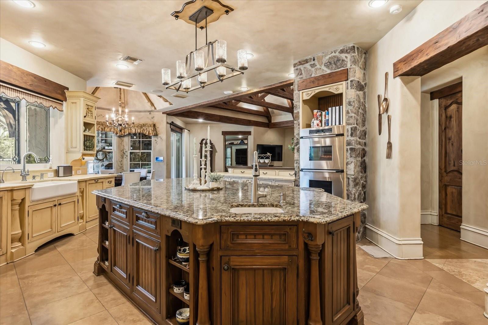 Listing photo id 10 for 2878 Markham Woods Road