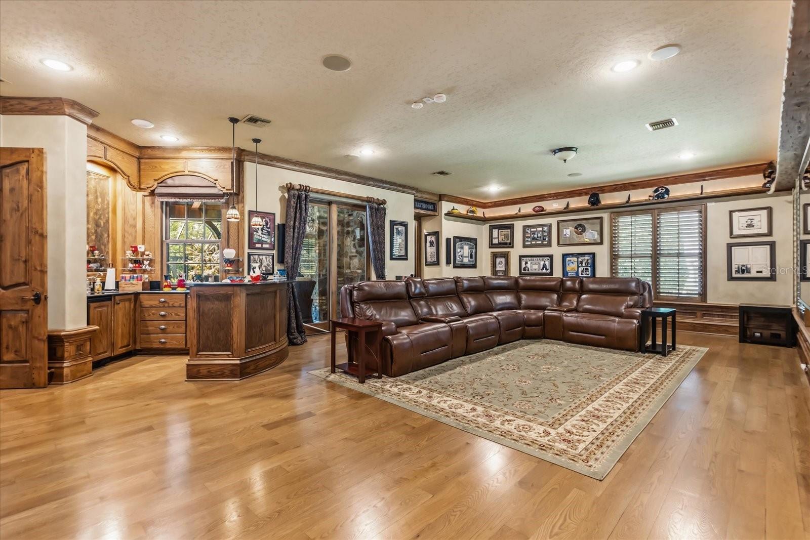 Listing photo id 14 for 2878 Markham Woods Road