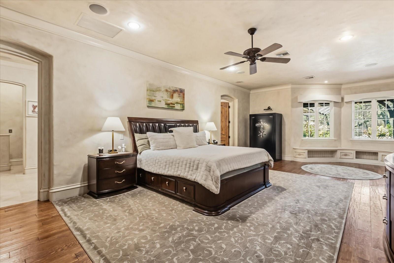 Listing photo id 15 for 2878 Markham Woods Road