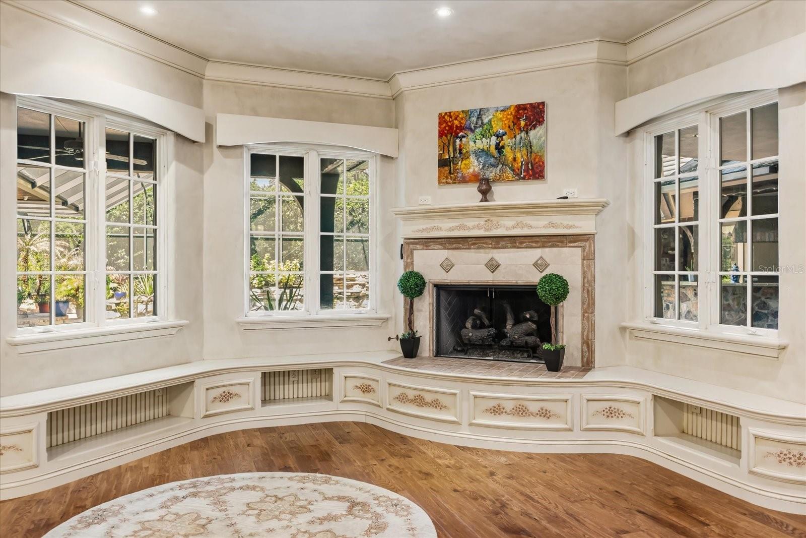 Listing photo id 16 for 2878 Markham Woods Road