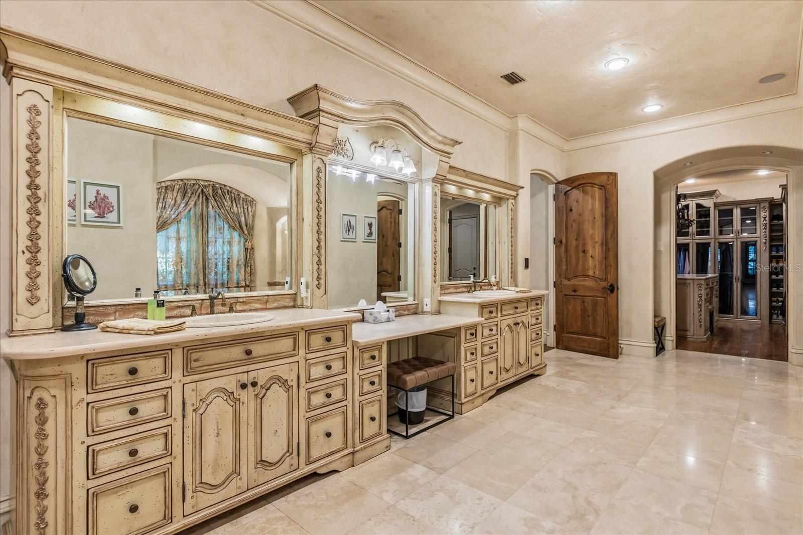 Listing photo id 17 for 2878 Markham Woods Road