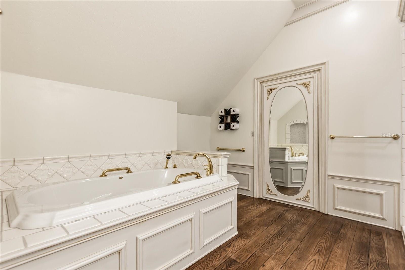 Listing photo id 30 for 2878 Markham Woods Road