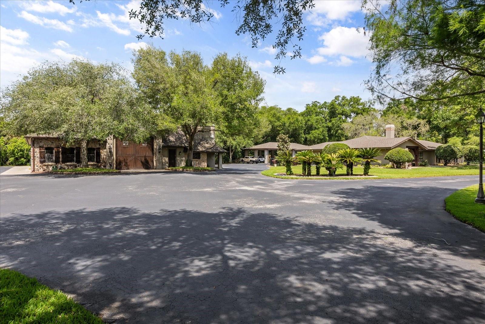 Listing photo id 45 for 2878 Markham Woods Road
