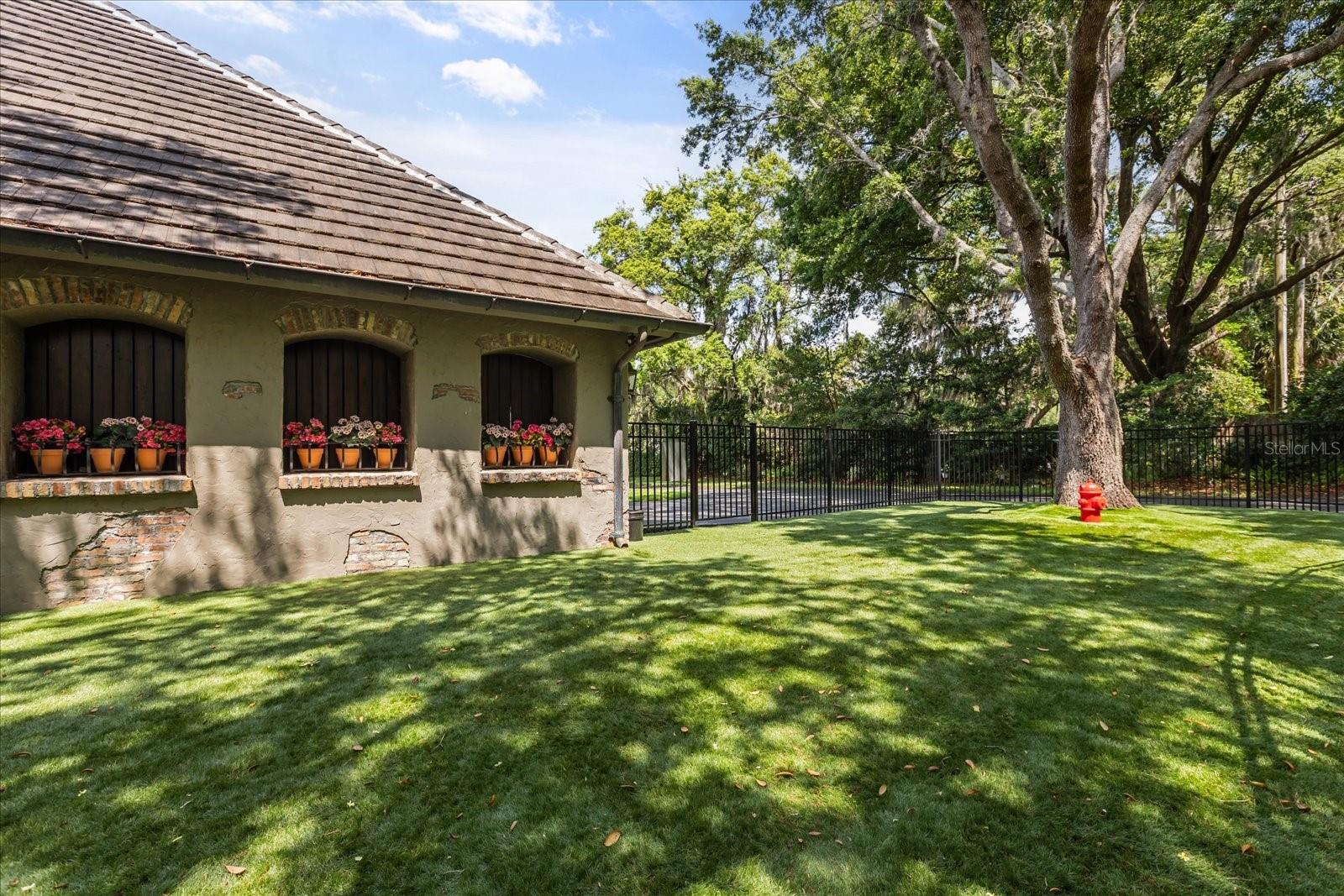 Listing photo id 55 for 2878 Markham Woods Road