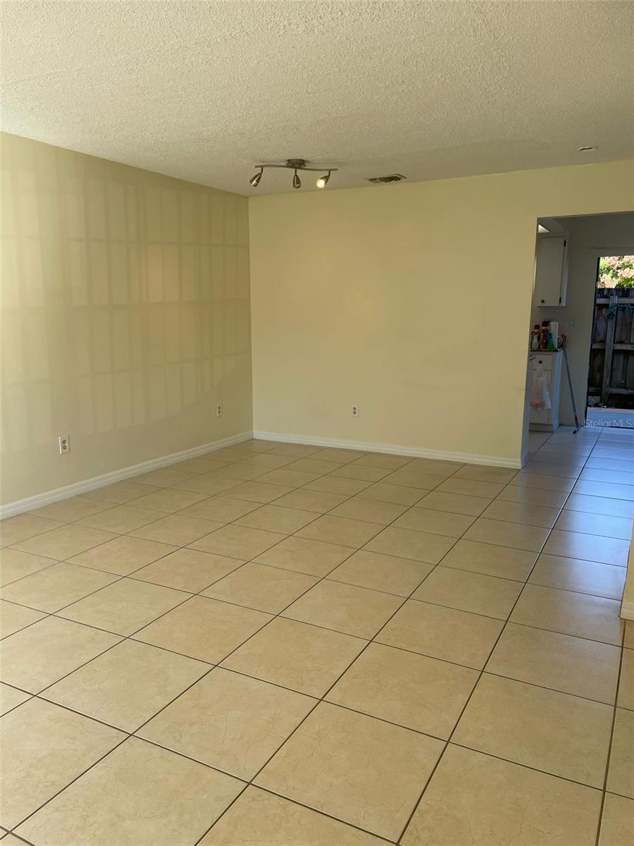 Image 7 of 18 For 7327 Forest Hill Court 223