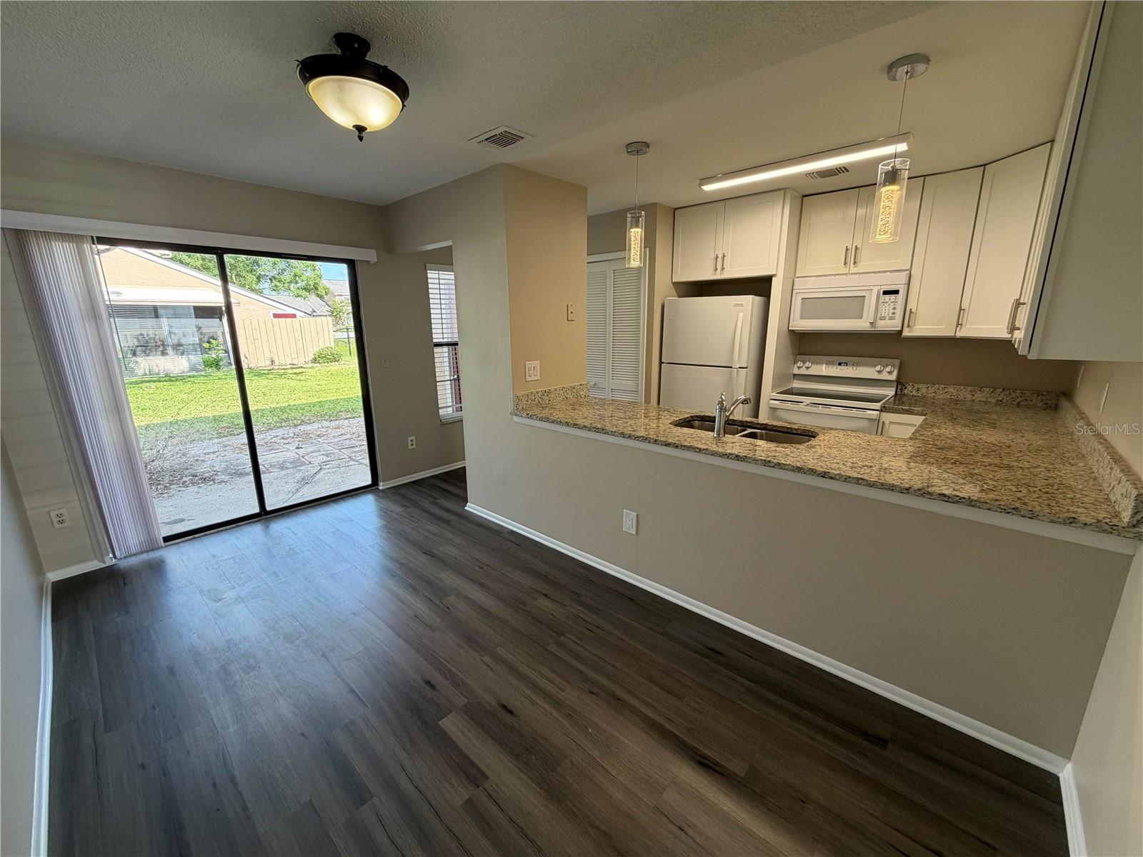 Image 4 of 19 For 603 Casa Park Court O