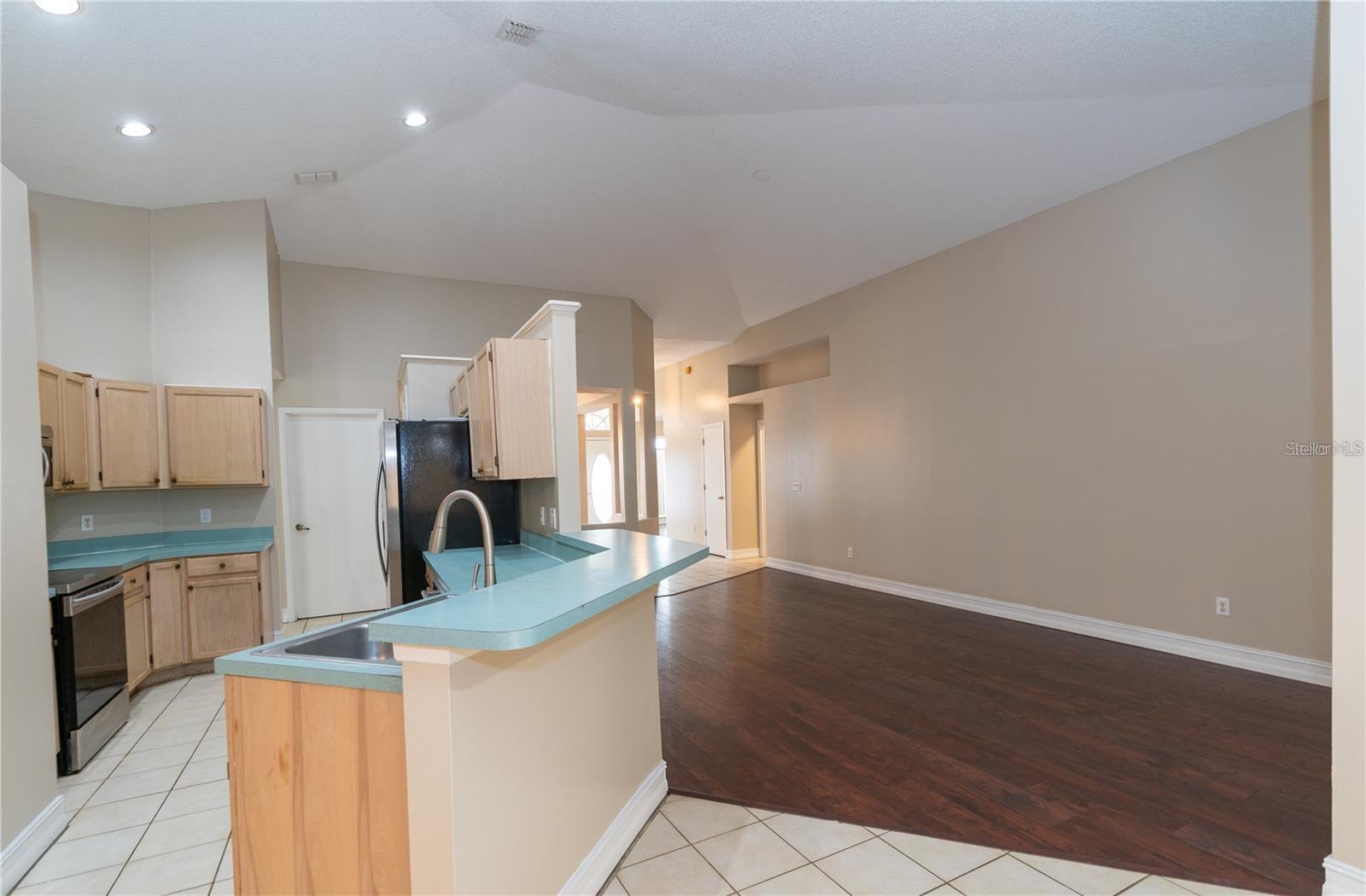 Image 12 of 38 For 12860 Waterhaven Circle