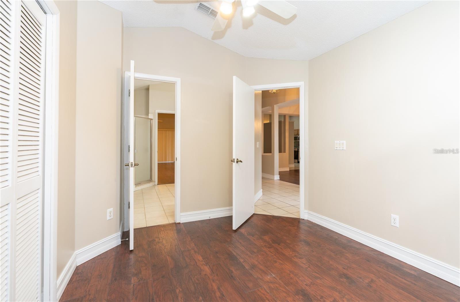 Image 19 of 38 For 12860 Waterhaven Circle