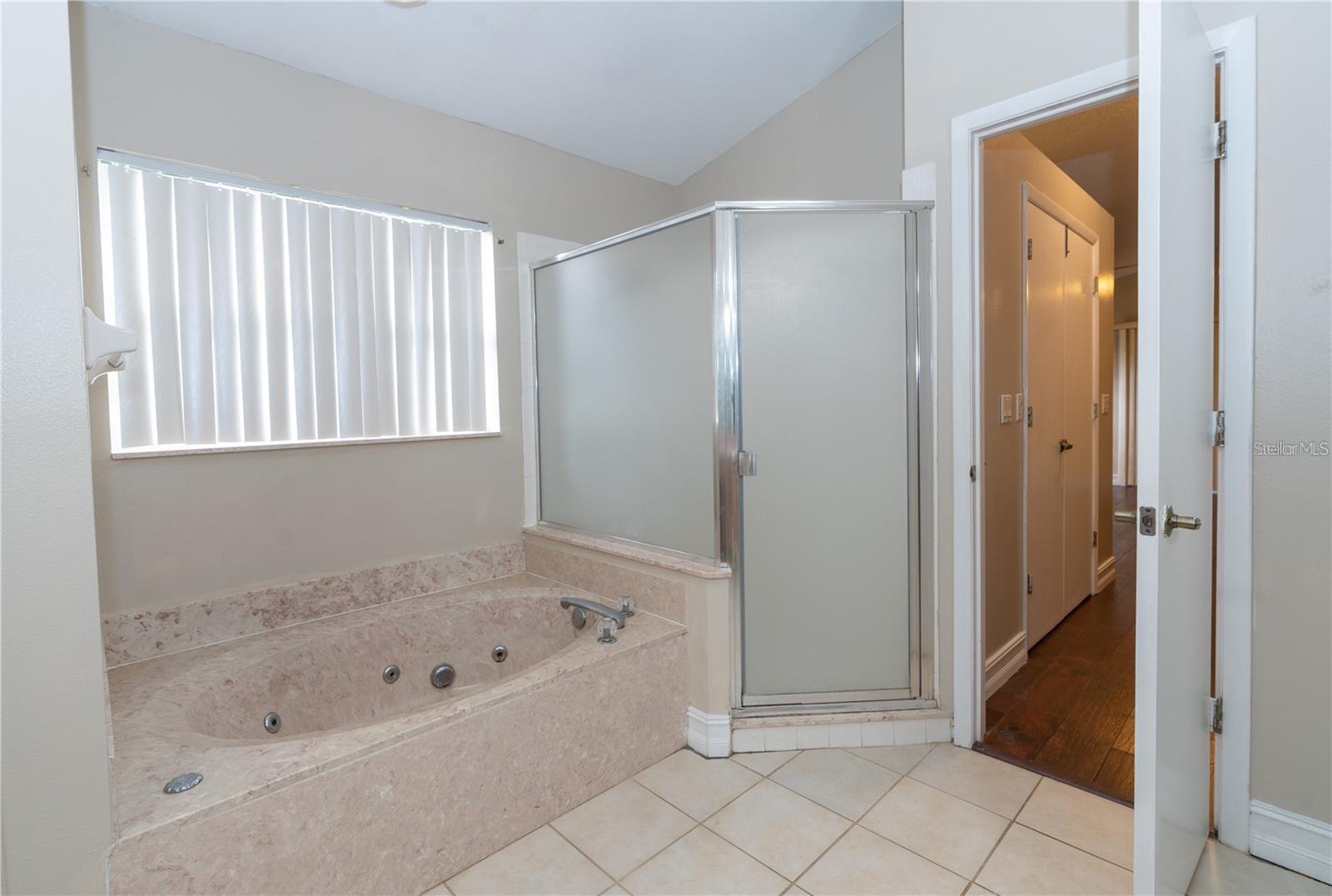 Image 22 of 38 For 12860 Waterhaven Circle