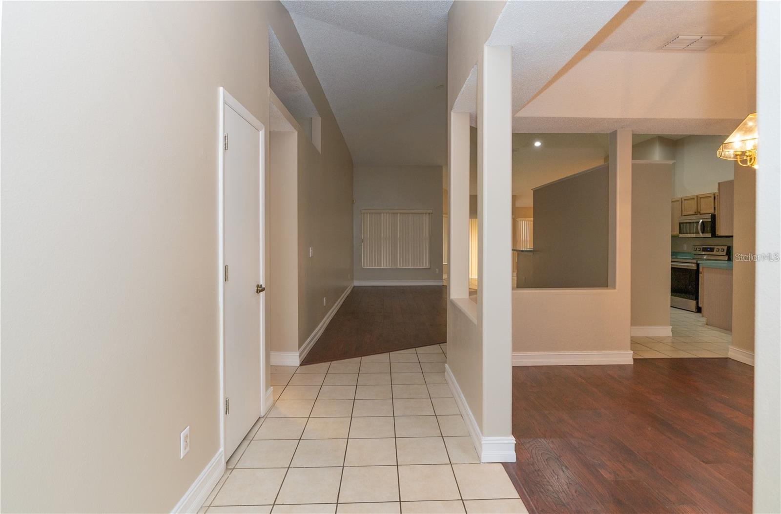 Image 4 of 38 For 12860 Waterhaven Circle
