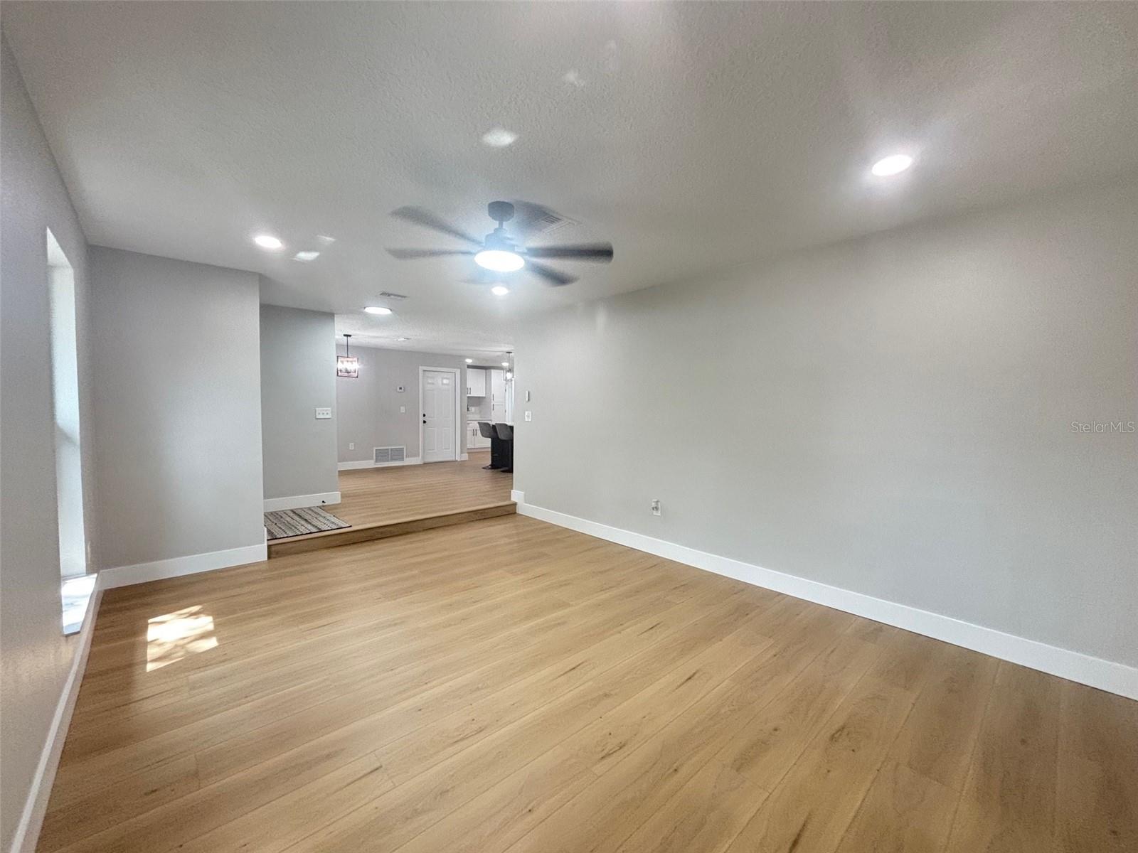 Image 7 of 36 For 1438 Tierra Circle