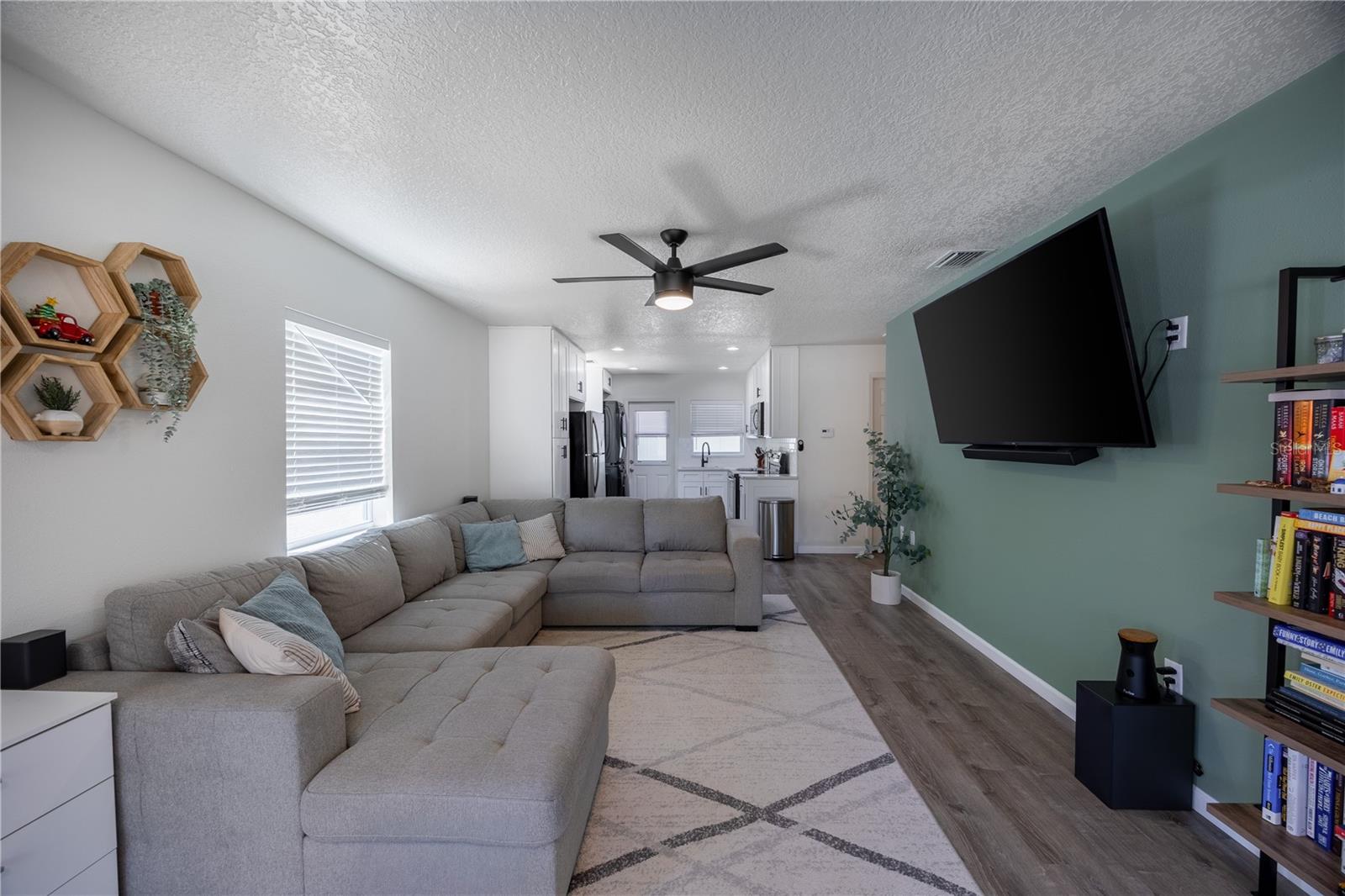 Image 3 of 13 For 1316 Bumby Avenue