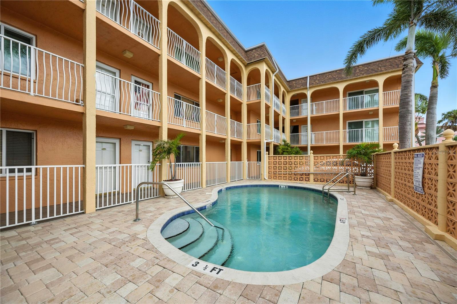 Image 19 of 20 For 3575 Gulf Boulevard 105