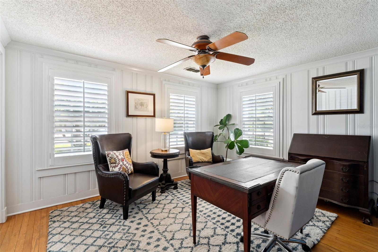 Listing photo id 12 for 1551 Waterwitch Drive