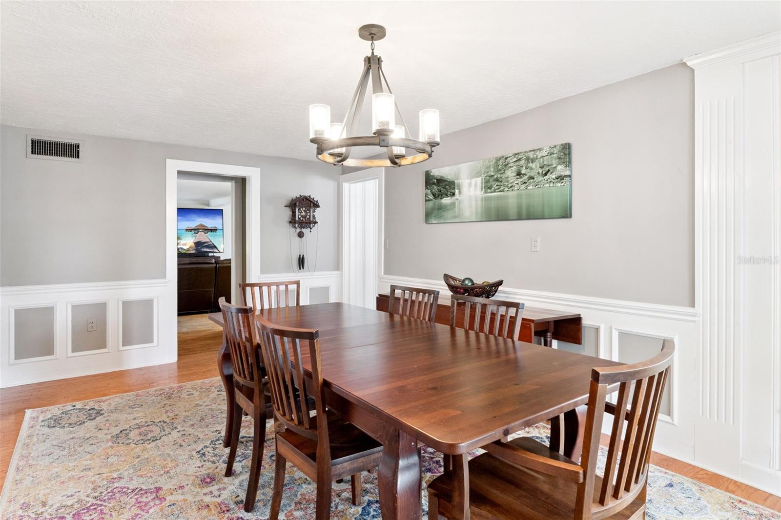 Listing photo id 13 for 1551 Waterwitch Drive