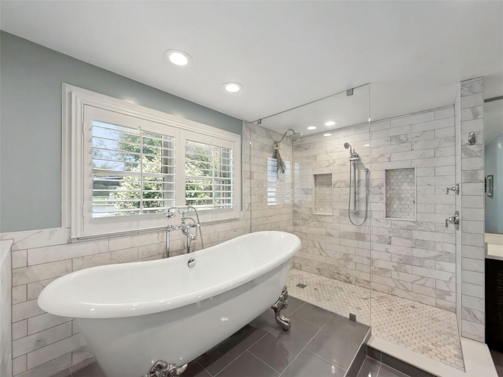Listing photo id 18 for 1551 Waterwitch Drive