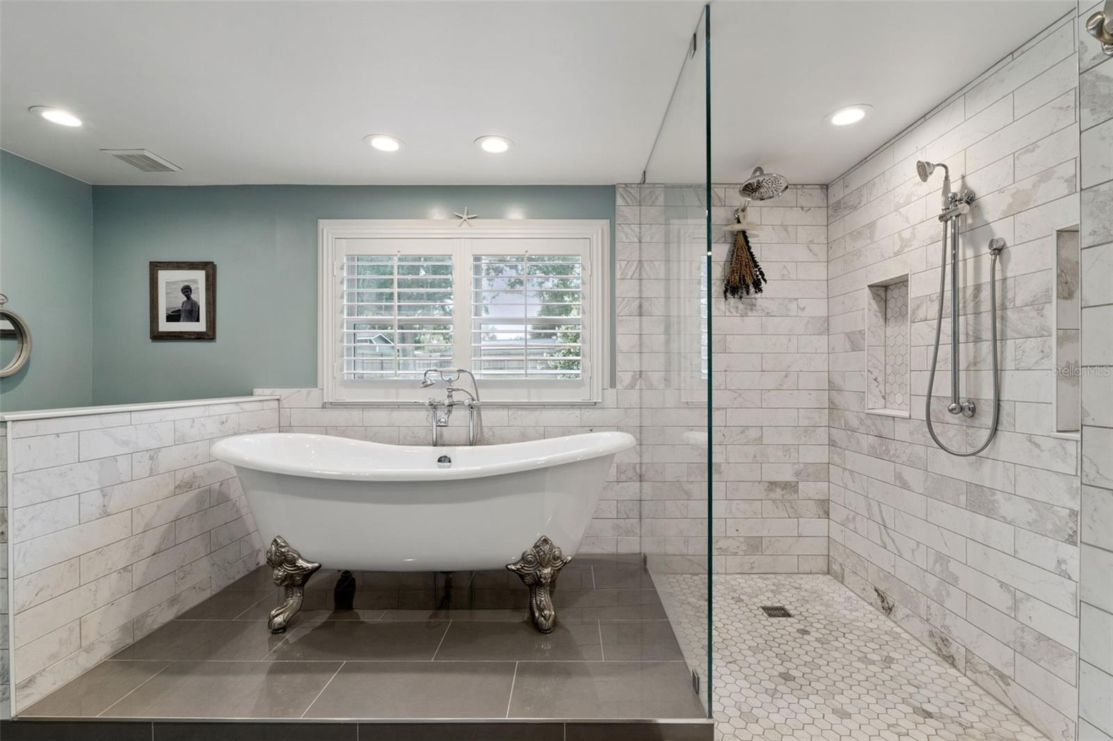 Listing photo id 19 for 1551 Waterwitch Drive