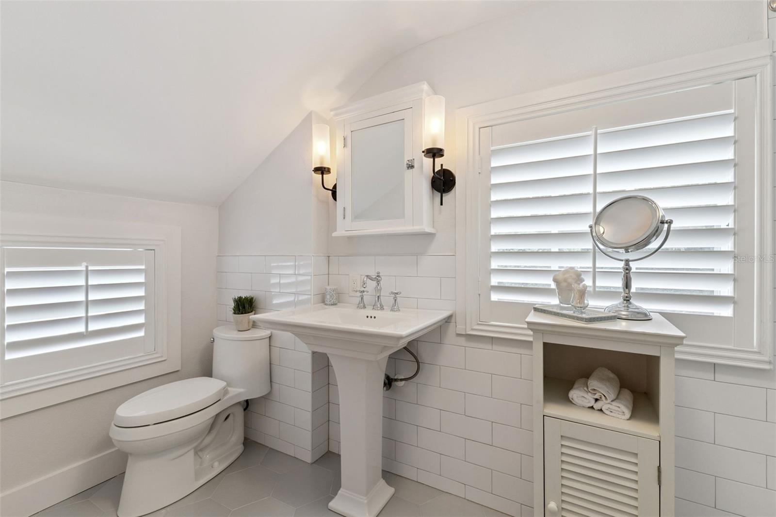 Listing photo id 22 for 1551 Waterwitch Drive