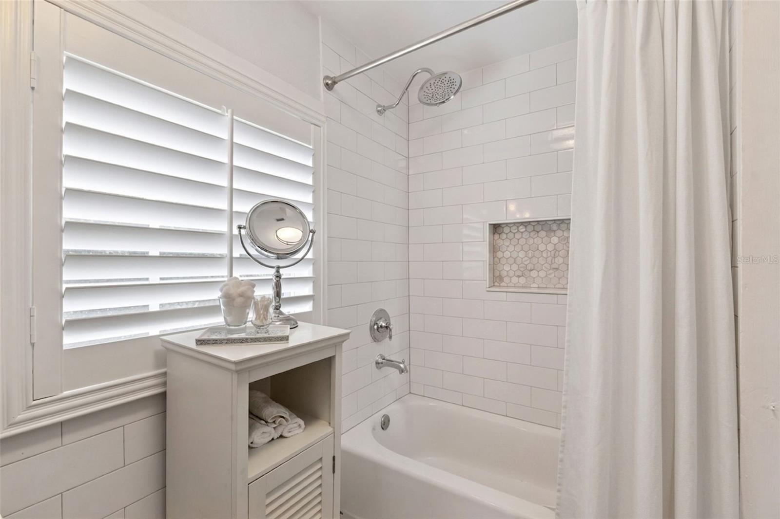 Listing photo id 23 for 1551 Waterwitch Drive