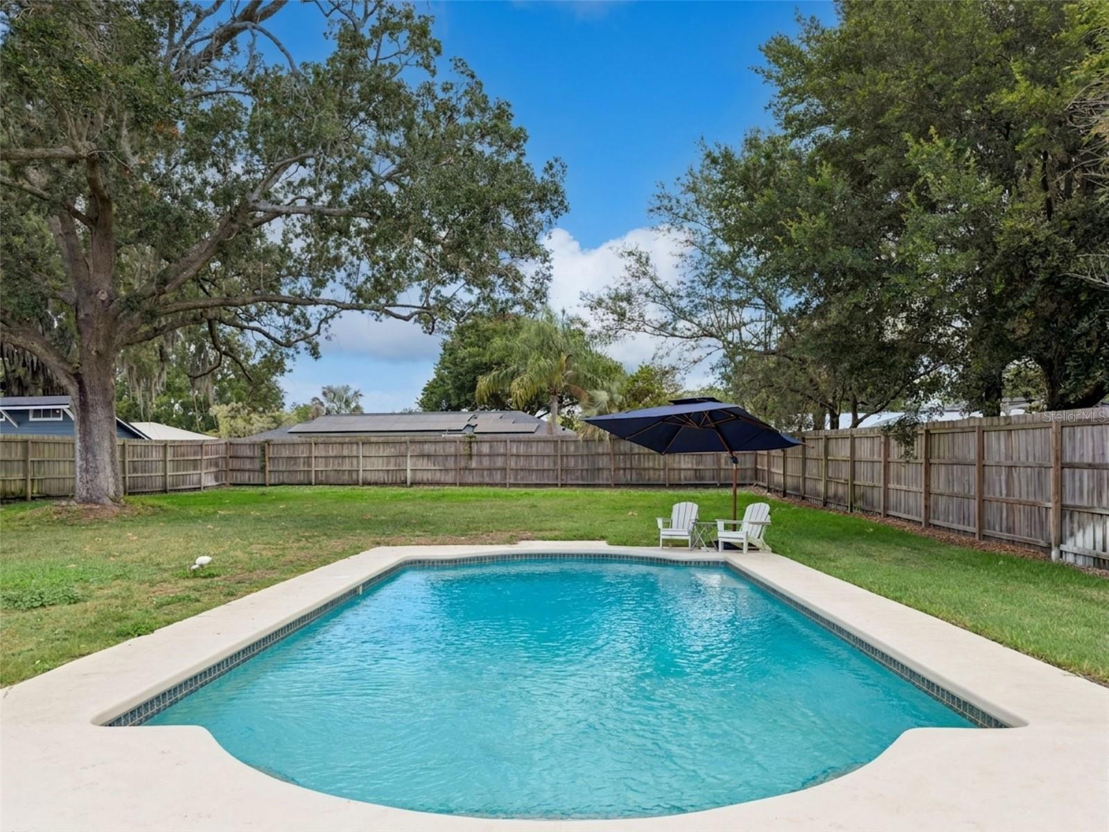 Listing photo id 33 for 1551 Waterwitch Drive