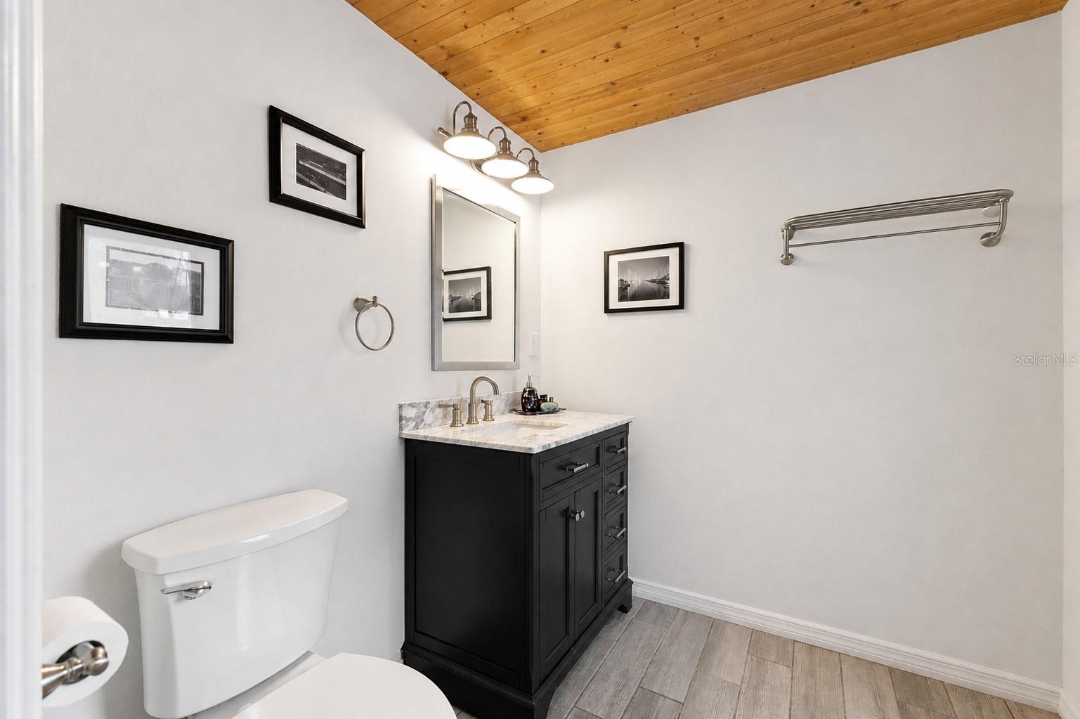Listing photo id 36 for 1551 Waterwitch Drive