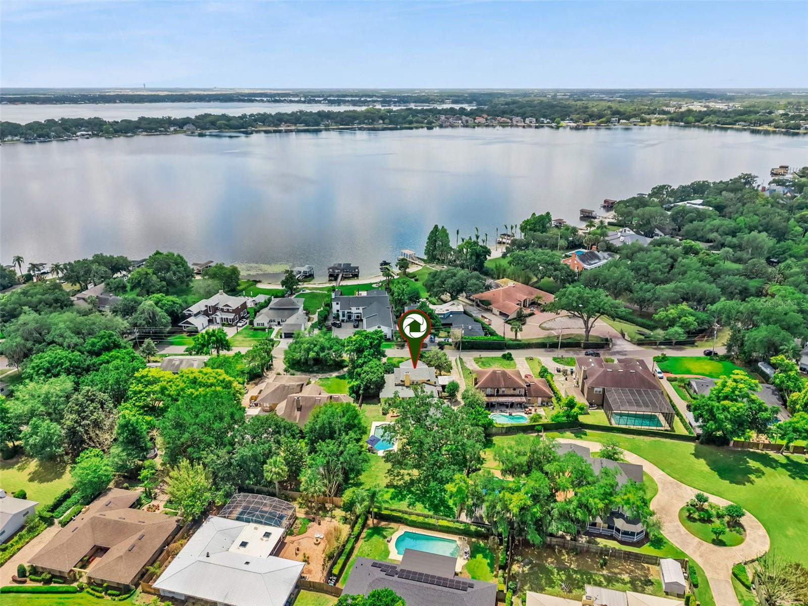Listing photo id 39 for 1551 Waterwitch Drive