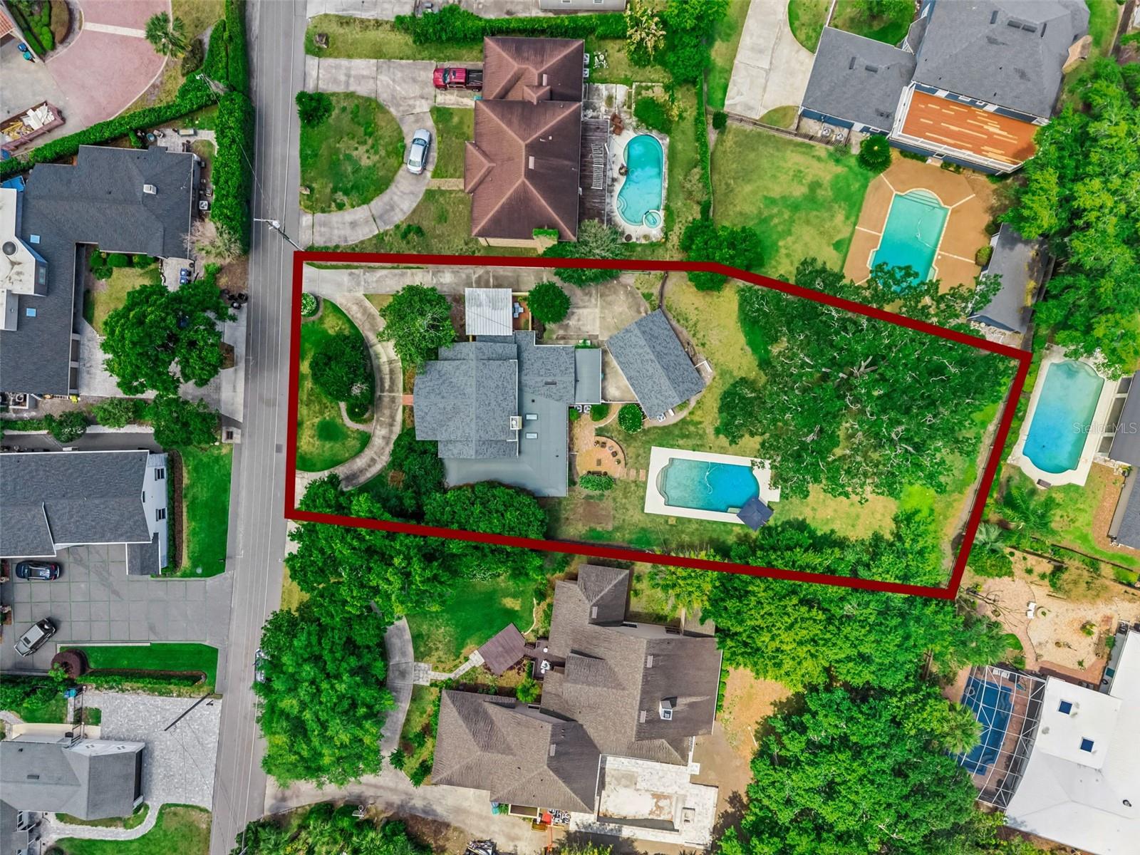 Listing photo id 40 for 1551 Waterwitch Drive