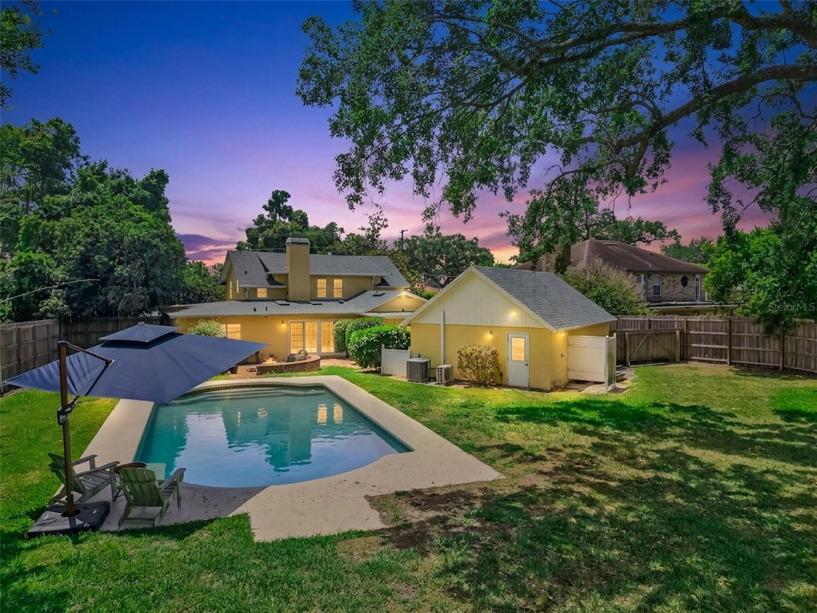 Listing photo id 42 for 1551 Waterwitch Drive