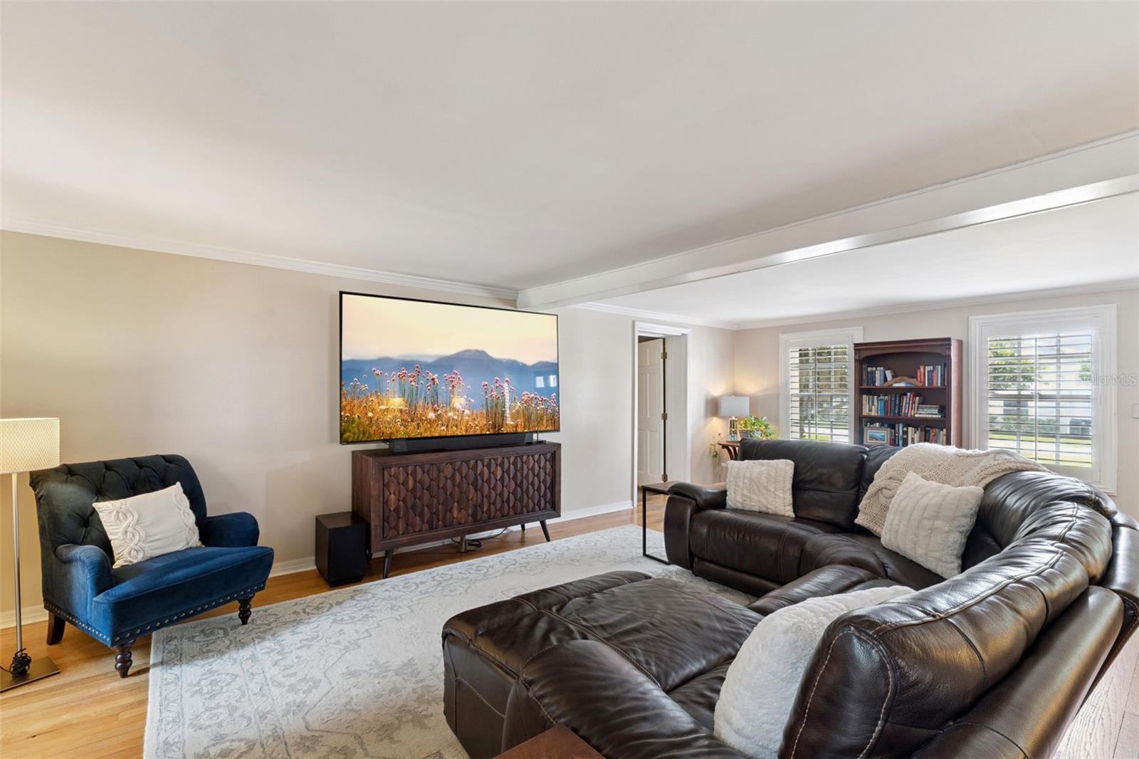 Listing photo id 4 for 1551 Waterwitch Drive