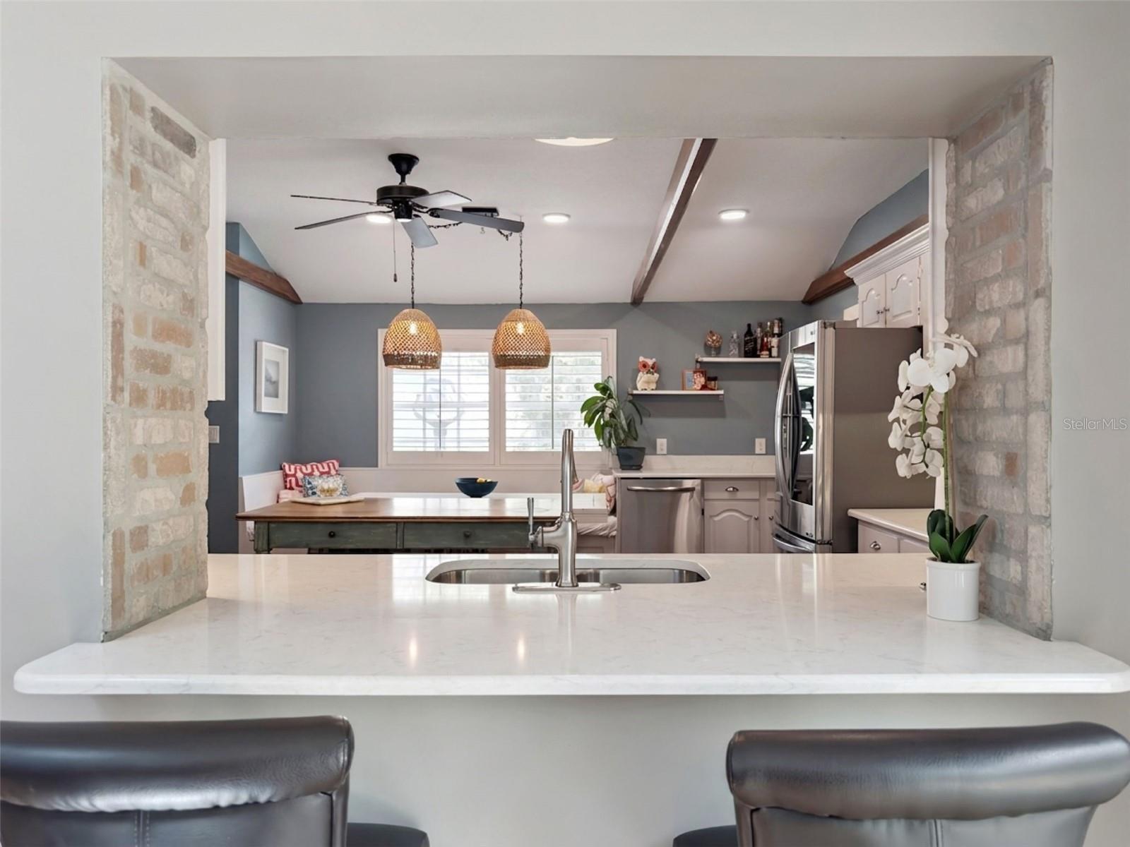 Listing photo id 7 for 1551 Waterwitch Drive