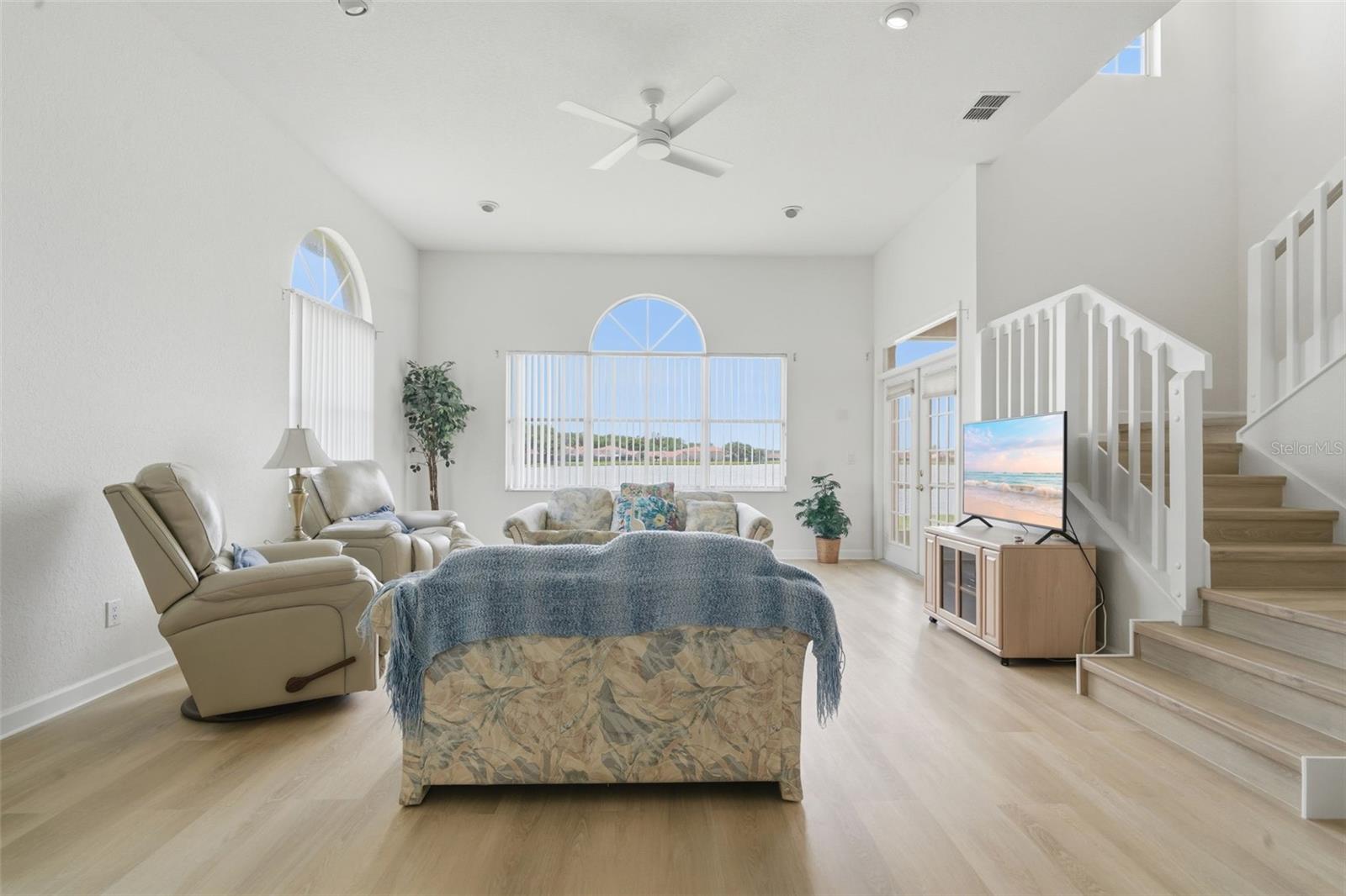 Image 11 of 49 For 4850 Watervista Drive