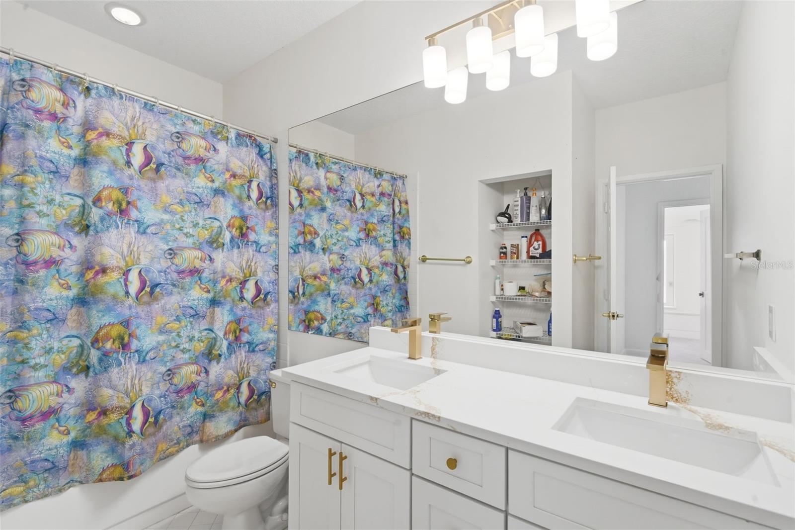 Image 33 of 49 For 4850 Watervista Drive