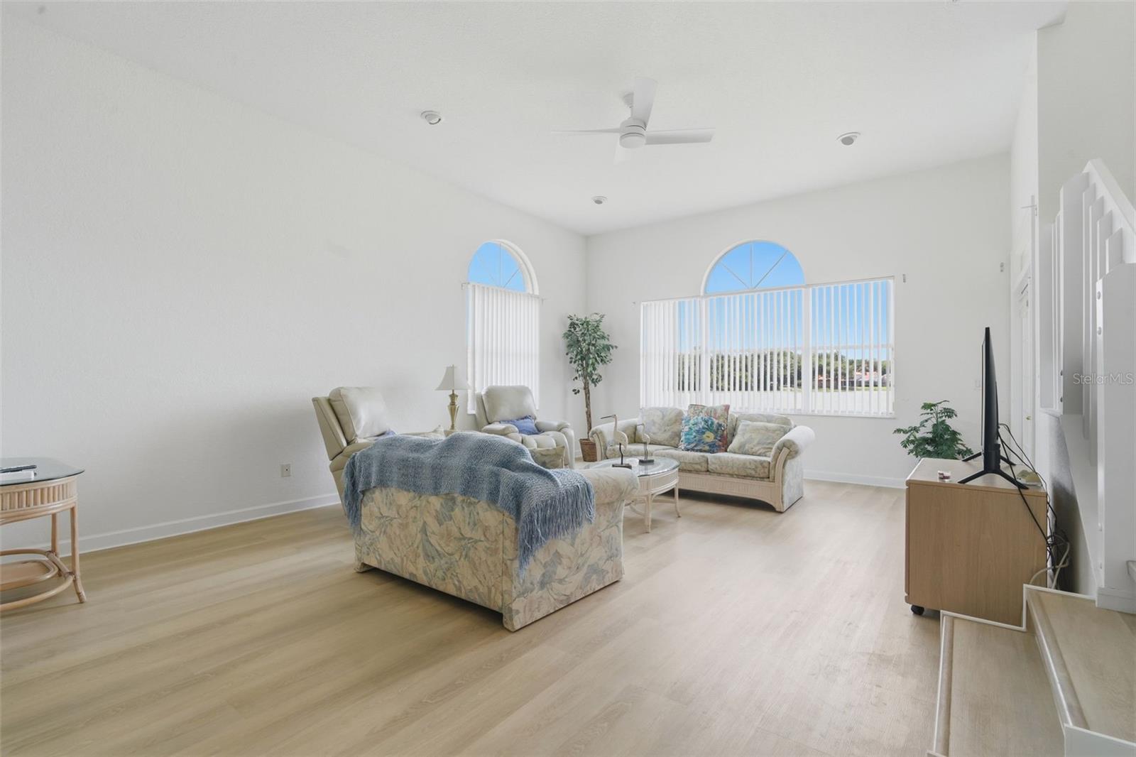 Image 8 of 49 For 4850 Watervista Drive