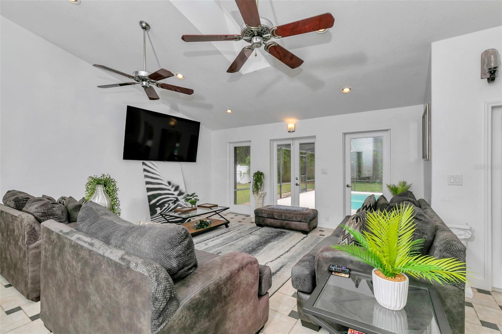 Image 7 of 21 For 3585 55th Court