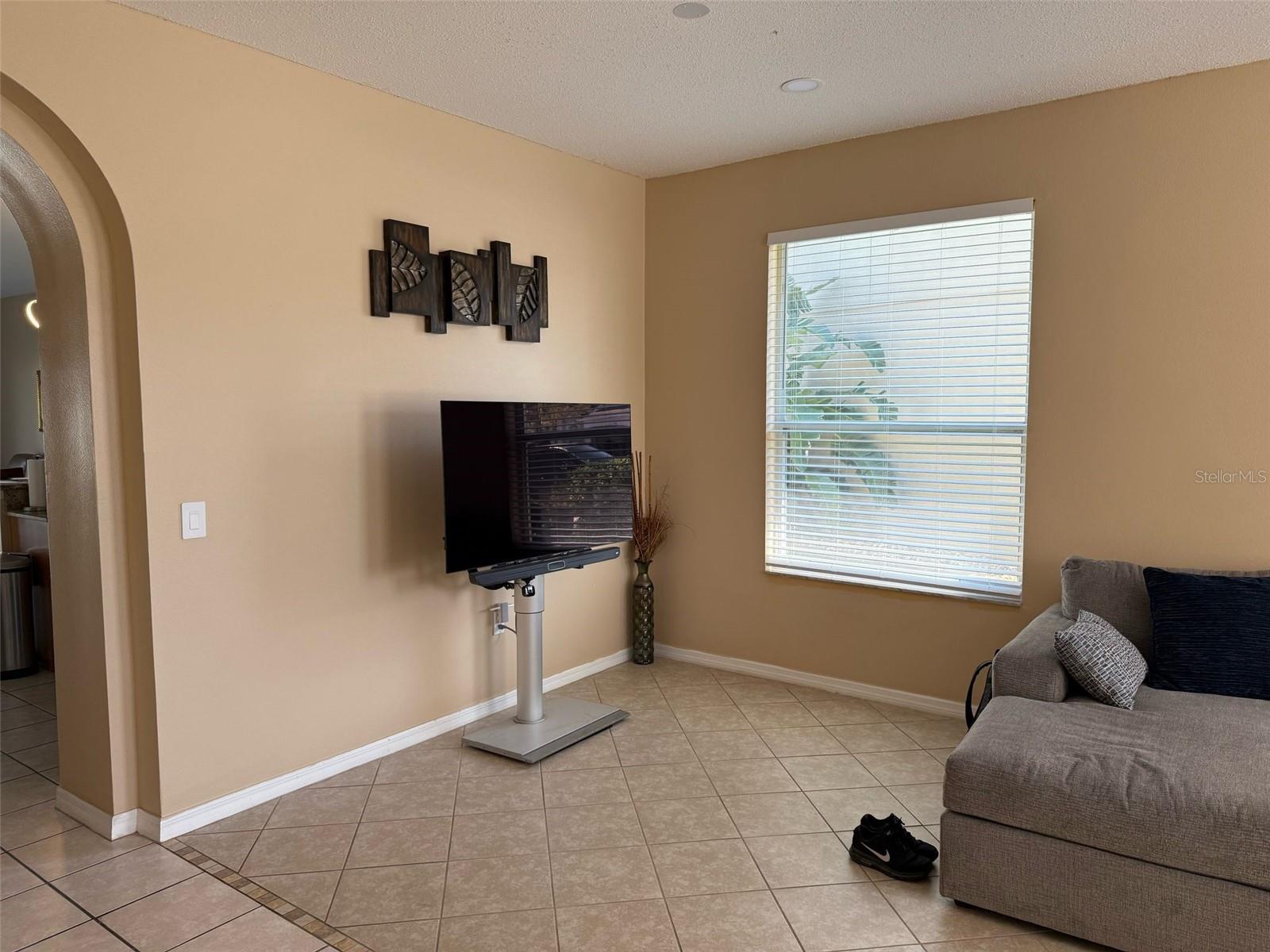 Image 10 of 43 For 2227 Oakington Street
