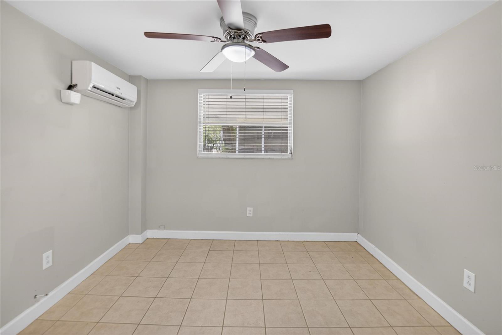 Image 11 of 31 For 3301 Woodlawn Avenue 2