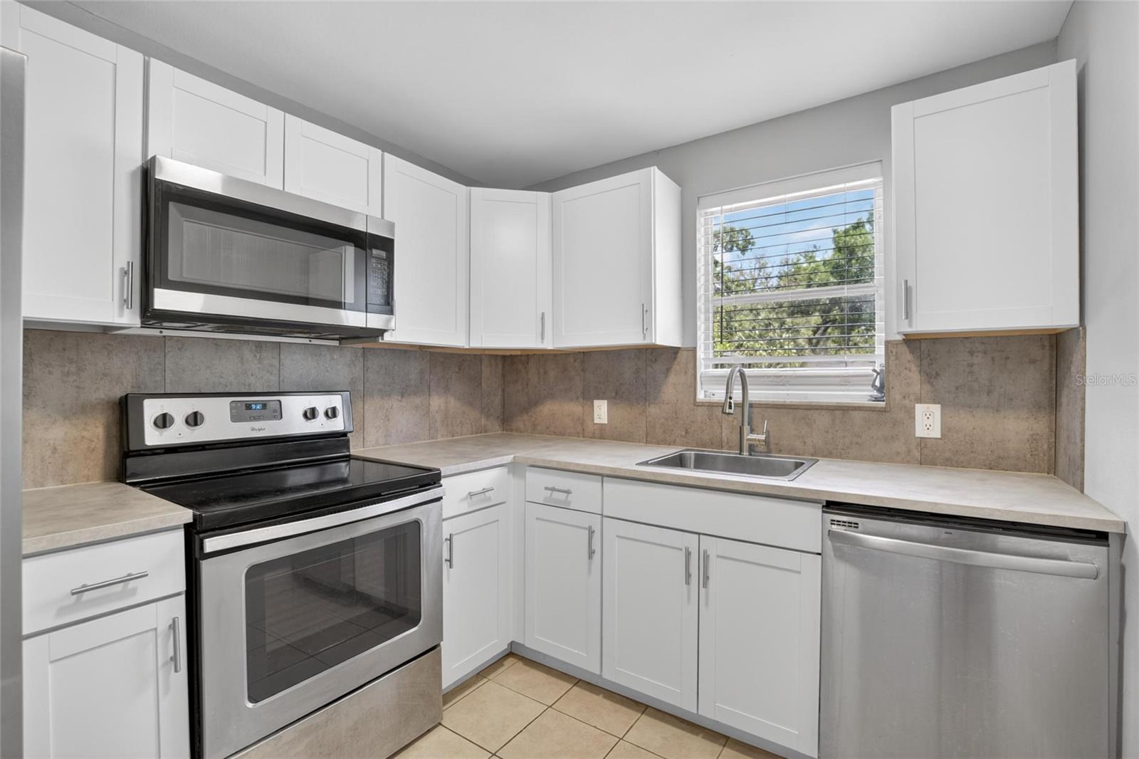 Image 24 of 31 For 3301 Woodlawn Avenue 2