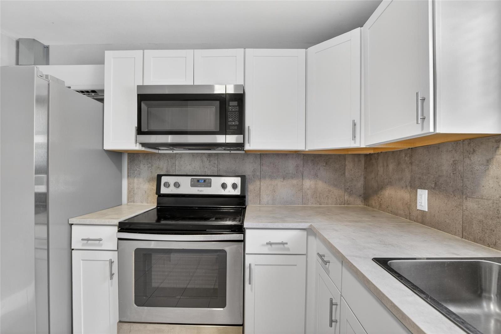 Image 25 of 31 For 3301 Woodlawn Avenue 2