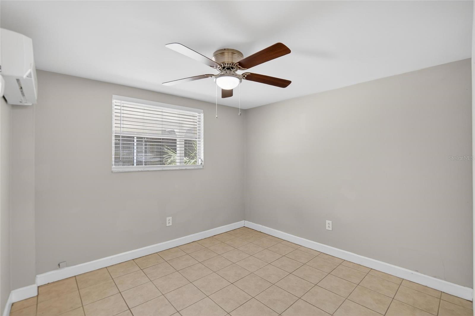 Image 9 of 31 For 3301 Woodlawn Avenue 2