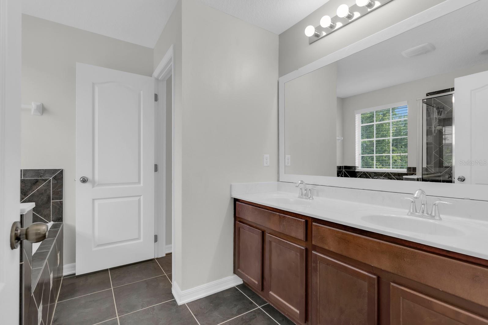 Image 14 of 33 For 2726 River Landing Drive