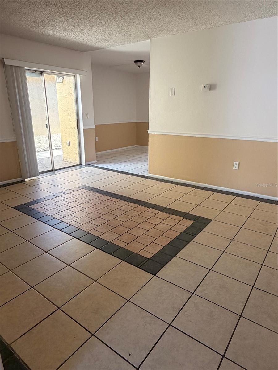 Image 4 of 10 For 1275 Woodman Way